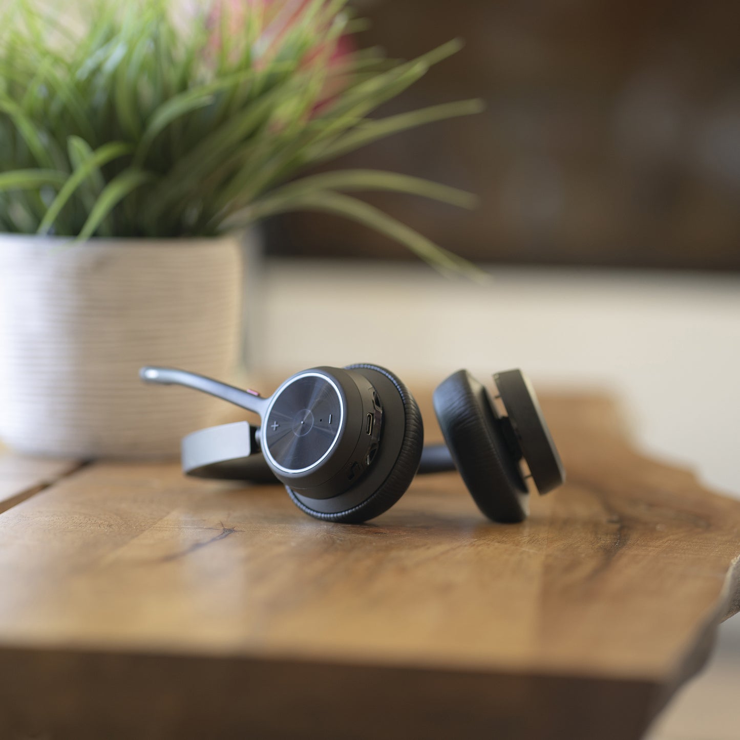 HP Poly Voyager 4320 USB-A Headset +BT700 dongle